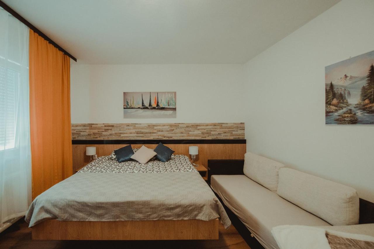 Apartman Lovric Ðakovo 外观 照片